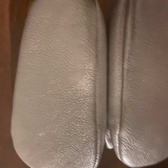 Newborn baby girl softbottom  gold and silver - Picture 2 of 3